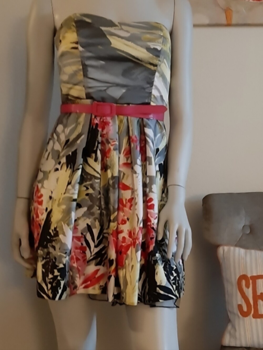 SPEECHLESS BELTED STRAPLESS MINI SUMMER DRESS SIZE SMALL